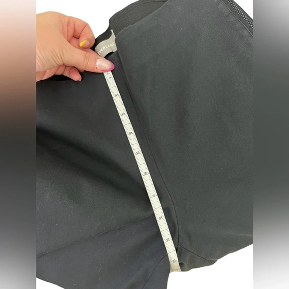 Everlane • The Side-Zip Stretch Cotton Pant - Picture 9 of 10